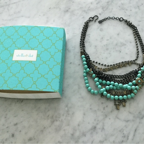 Stella and Dot statement necklace - Picture 2 of 6